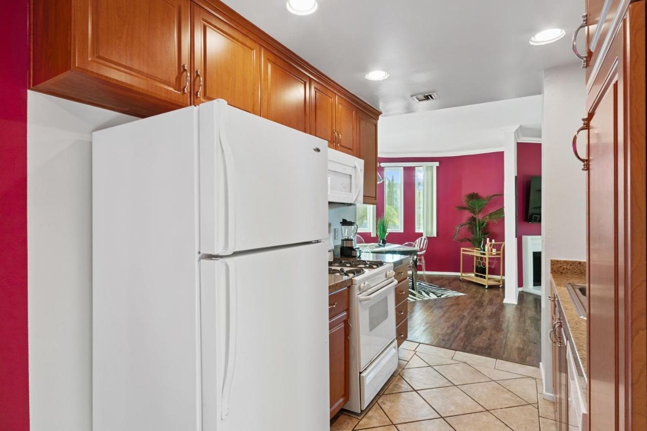 Beverly Hills Chic 2 Bed 2Bath With Patio And Parking 309 洛杉矶 外观 照片