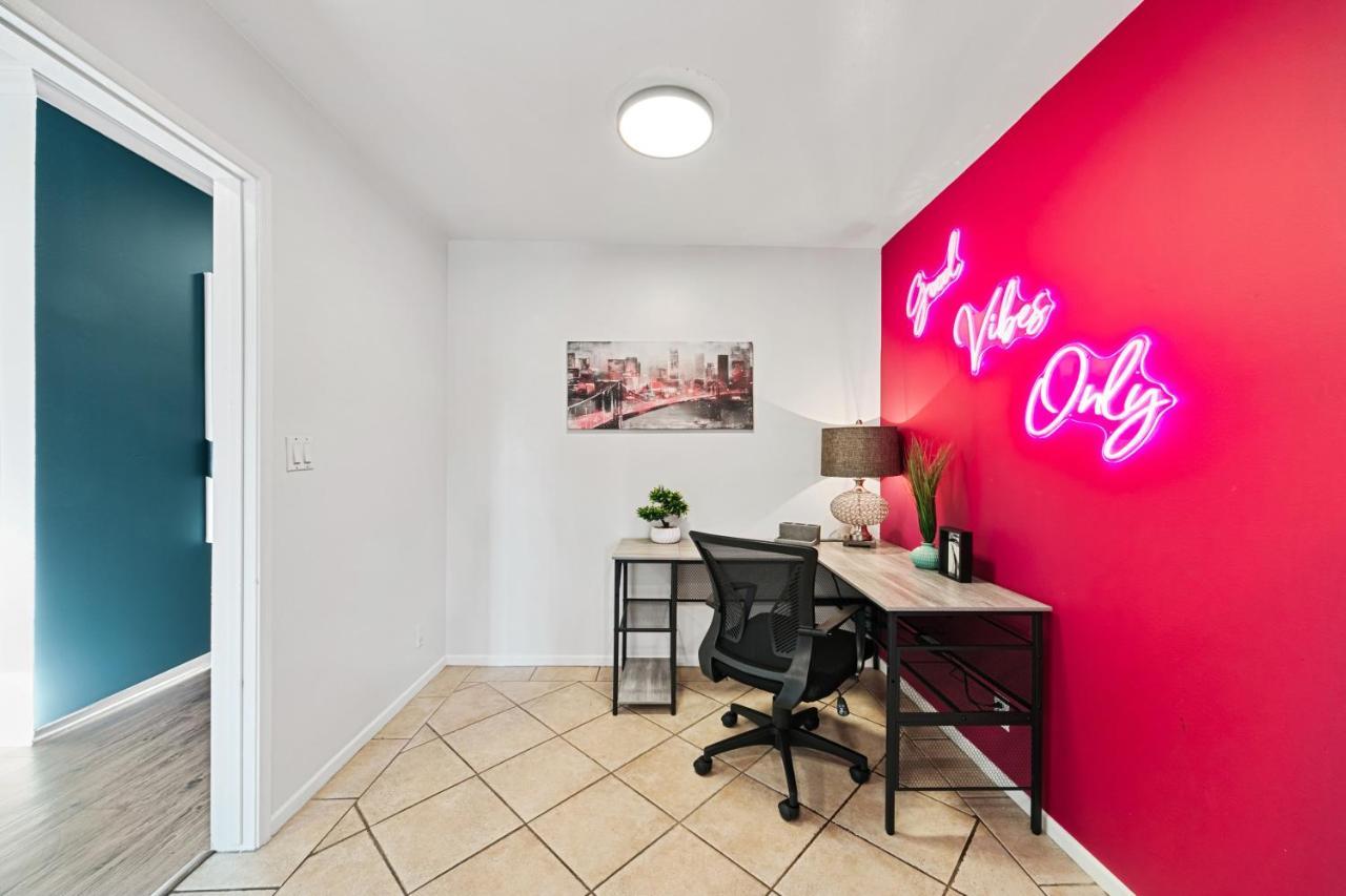 Beverly Hills Chic 2 Bed 2Bath With Patio And Parking 309 洛杉矶 外观 照片