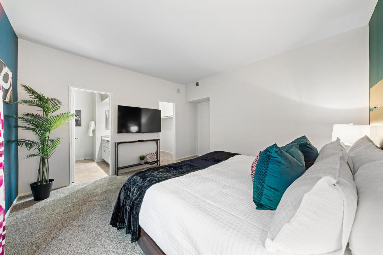Beverly Hills Chic 2 Bed 2Bath With Patio And Parking 309 洛杉矶 外观 照片