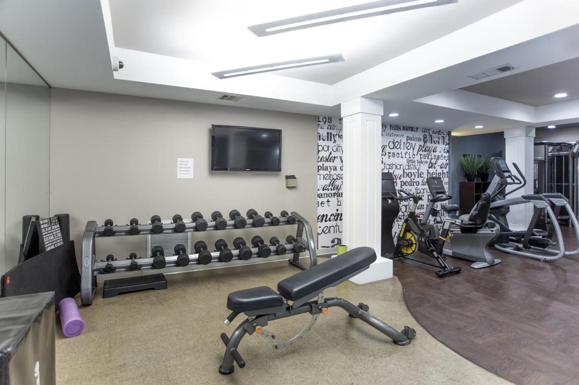 Beverly Hills Chic 2 Bed 2Bath With Patio And Parking 309 洛杉矶 外观 照片